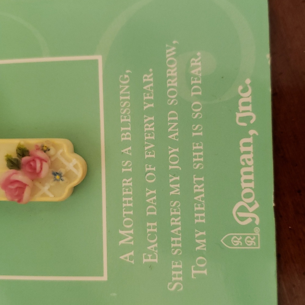 NEW Cross Pin - Picture 5 of 6